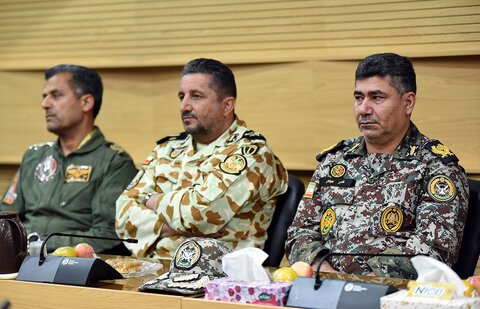 تصاویر| نشست صمیمانه فرماندهان و مسئولان نیروهای مسلح فارس به مناسبت هفته فراجا با حضور نماینده ولی فقیه در فارس