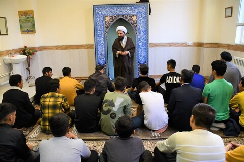 تصاویر/ امام جمعه شهرستان خوی در آموزشگاه شهید اخروی