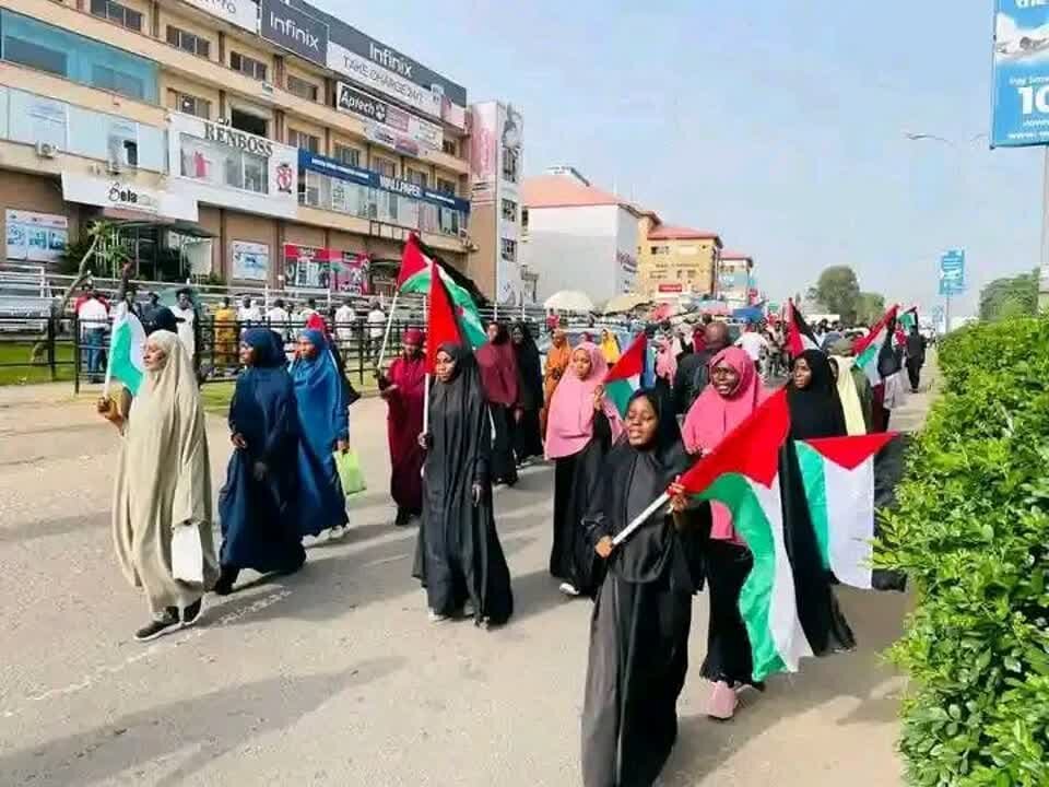 راهپیمایی مسلمانان نیجریه در حمایت از مردم غزه +تصاویر