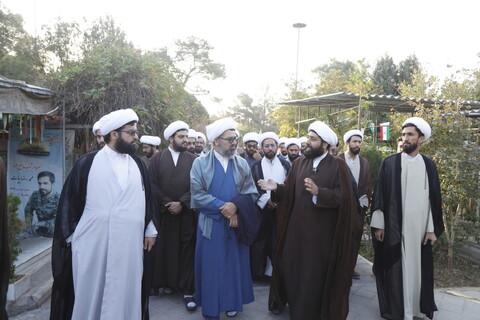 حضور مبلغین سازمان تبلیغات اسلامی در قطعه شهدای بهشت زهرا (س)