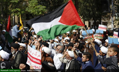 بالصور/ تجمع كبير لطلاب الحوزة العلمية بقم وعلمائها في دعم جبهة المقاومة وفلسطين