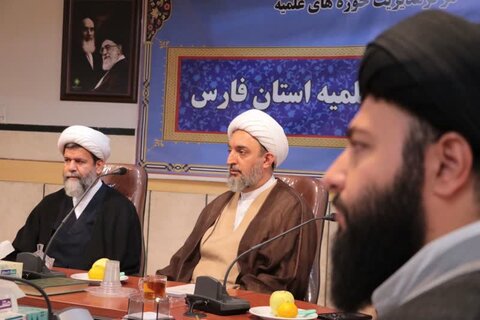 تصاویر| نشست مشاور رئیس جمهور در امور روحانیت با نهادهای حوزوی فارس