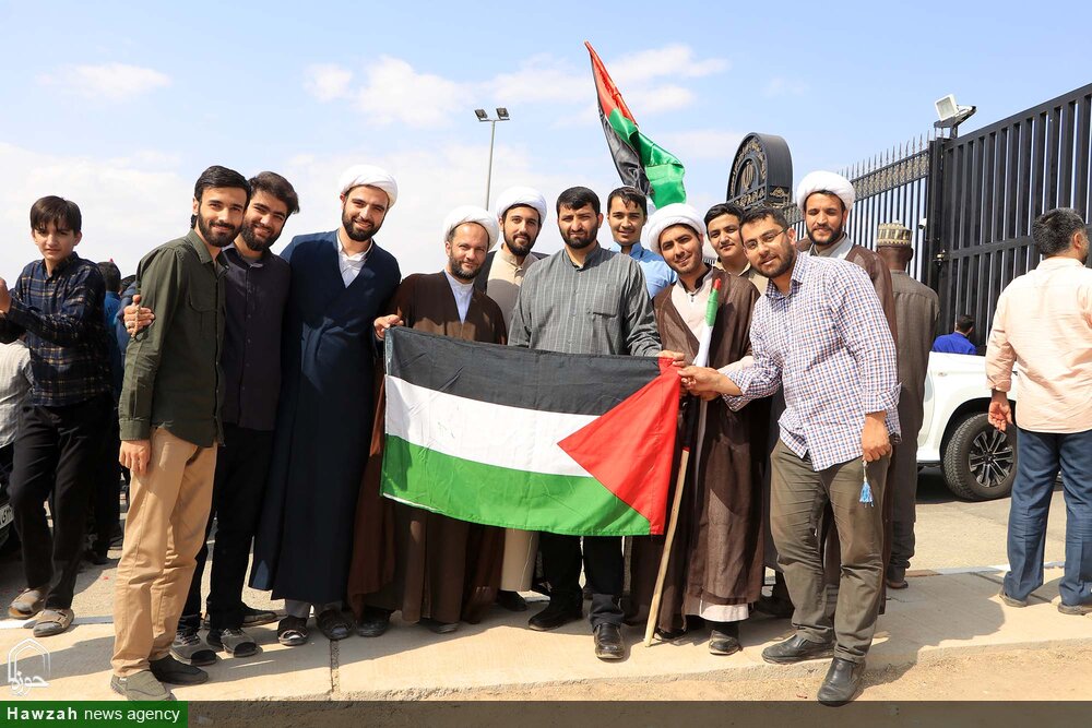 طلاب مدرسه علمیه آیت الله بهاری(ره) به استقبال رهبر شیعیان نیجریه رفتند+عکس