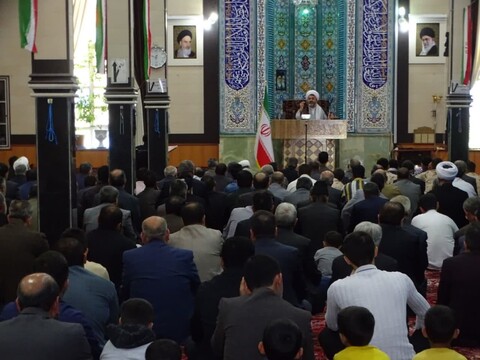 تصاویر/ نماز جمعه امروز شهرستان چهاربرج