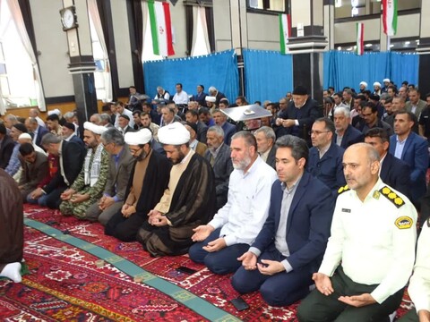 تصاویر/ نماز جمعه امروز شهرستان چهاربرج