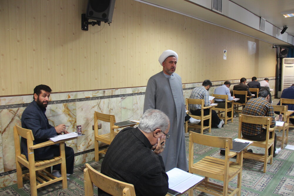 شرکت روحانیون و مداحان قزوینی در آزمون پذیرش عتبات عالیات + عکس