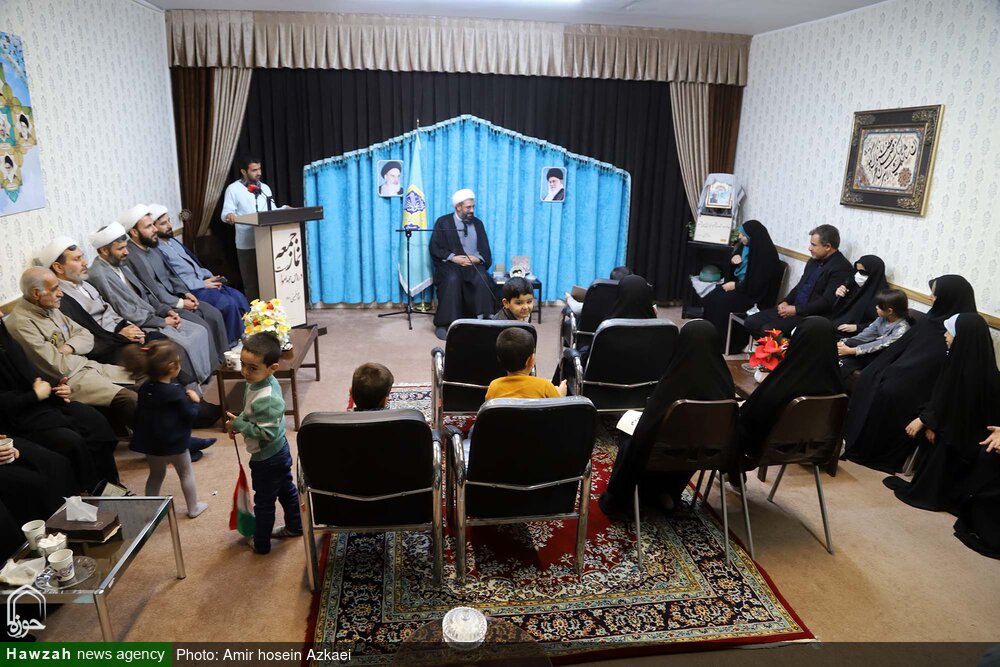 دیدار متفاوت امام جمعه همدان با نوههای شهدا