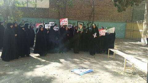 تجمع طلاب مدرسه علمیه الزهرا (س) اراک در محکوم کردن جنایات اسرائیل و دفاع از مردم مظلوم فلسطین