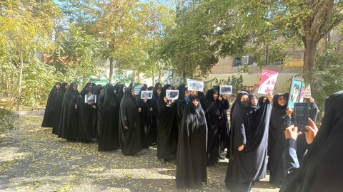 تجمع طلاب مدرسه علمیه الزهرا (س) اراک در محکوم کردن جنایات اسرائیل و دفاع از مردم مظلوم فلسطین