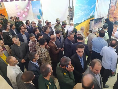 تصاویر/افتتاح نمایشگاه دستاورد‌های علمی فناوری  هسته‌ای و صنايع دفاع جمهوری اسلامی ایران در آران وبیدگل