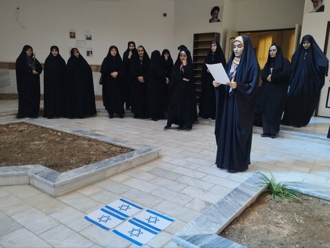 تصاویر تجمع خواهران طلبه مدرسه نجمیه(س)ازنا در حمایت از مردم فلسطین