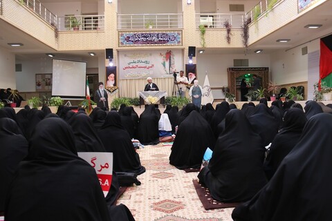 تصاویر/ اجتماع طلاب خواهر مدارس علمیه ارومیه در حمایت از فلسطین و محکومیت جنایت وحشیانه رژیم صهیونیستی در فلسطین