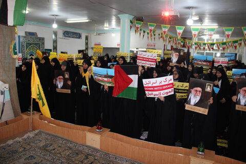 تصاویر/تجمع بانوان طلبه یزدی در حمایت از مردم فلسطین