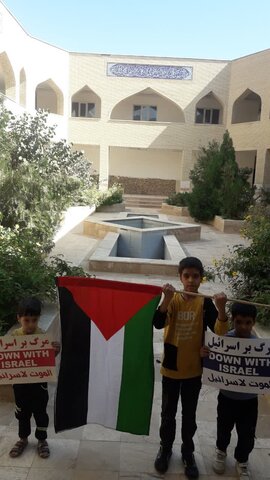 اجتماع طلاب مدرسه علمیه فاطمة المعصومه دلیجان در دفاع از مردم مظلوم فلسطین
