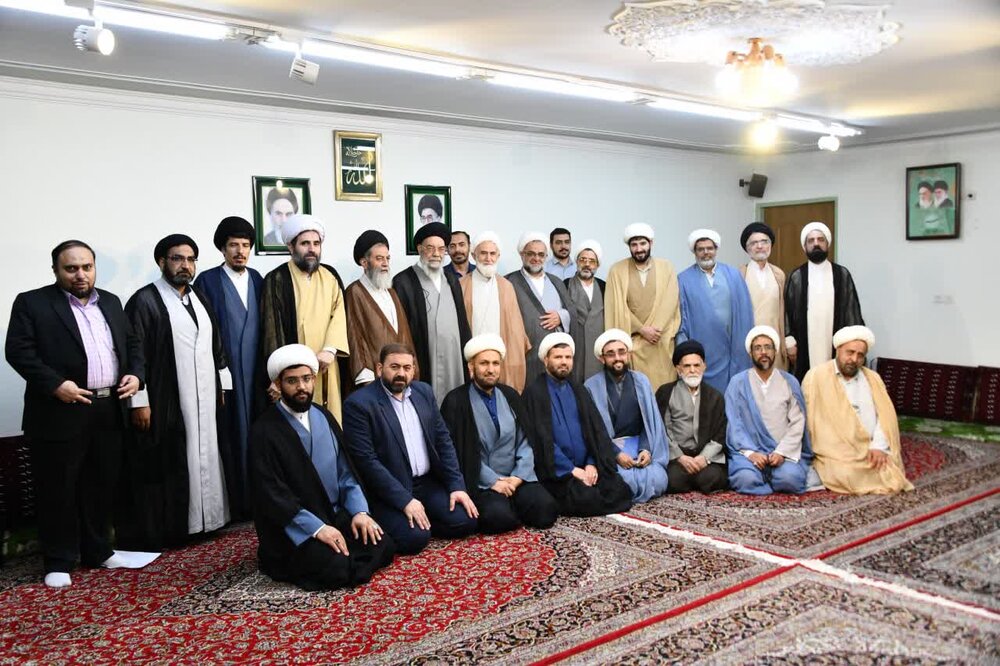 مسجد سنگر واقعی هدایت است