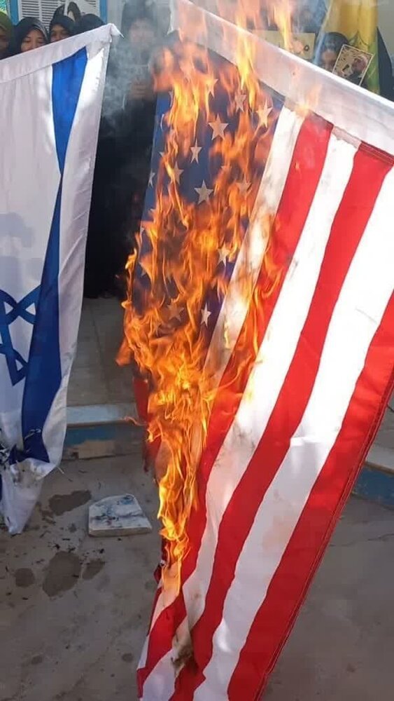 اجتماع اساتید و طلاب مدرسه علمیه فاطمة الزهرا(س) اردکان در حمایت از " طوفان الاقصی"