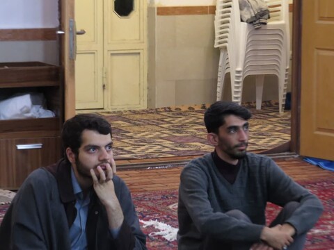 تصاویر/ کرسی آزاد اندیشی در مدرسه علمیه امام خمینی (ره) خوی