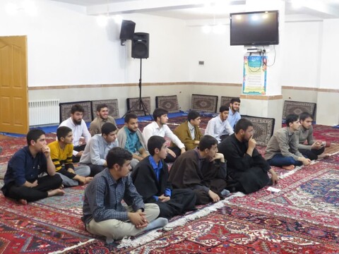 تصاویر/ کرسی آزاد اندیشی در مدرسه علمیه امام خمینی (ره) خوی