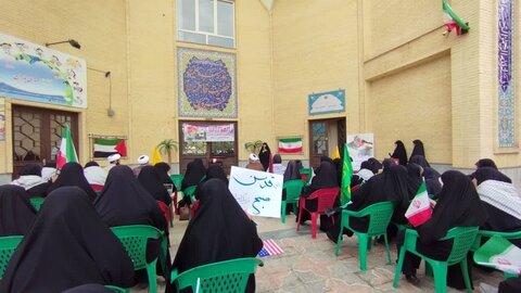 تصاویر / تجمع اساتید وطلاب حوزه علمیه خواهران استان قزوین