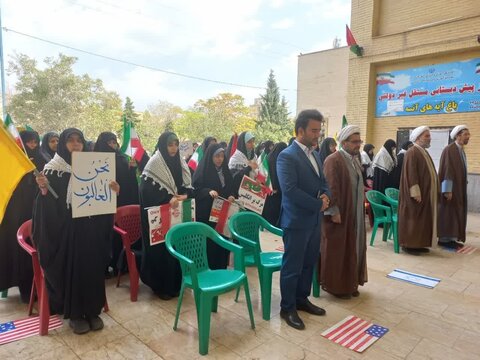 تصاویر / تجمع اساتید وطلاب حوزه علمیه خواهران استان قزوین