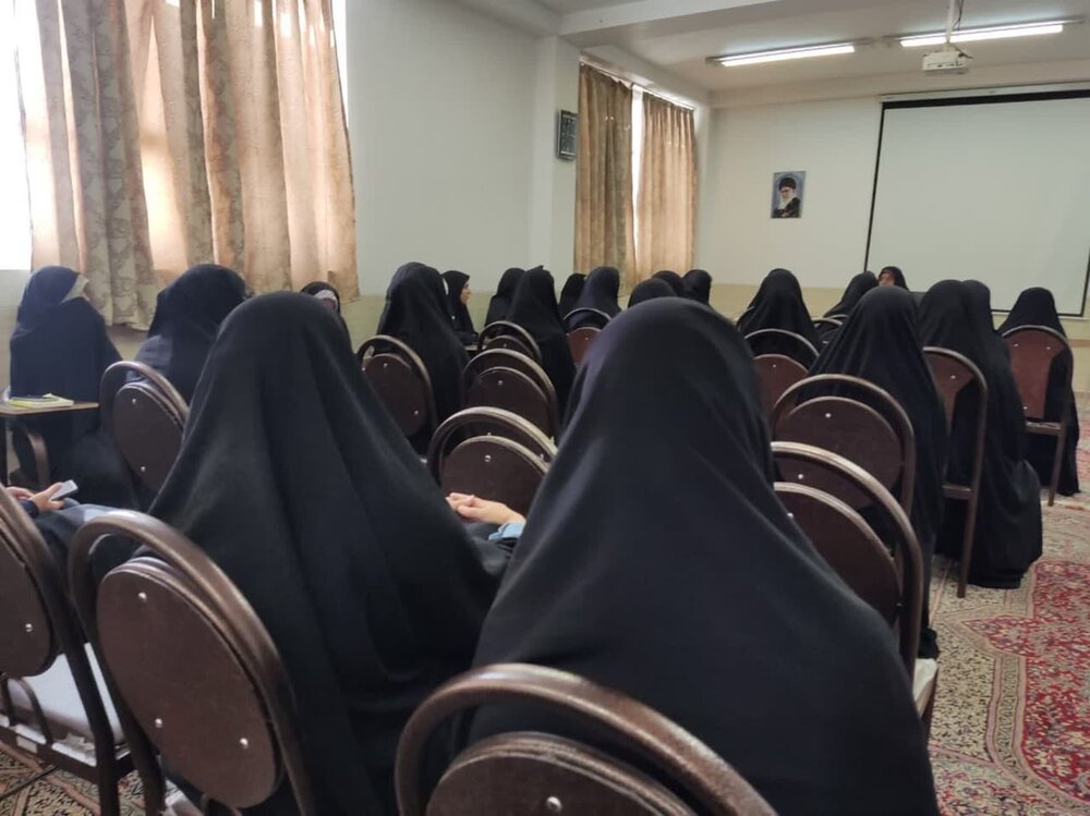 برگزاری اولین جلسه توجیهی کانون هنری رسانه ای رضوان در مهریز