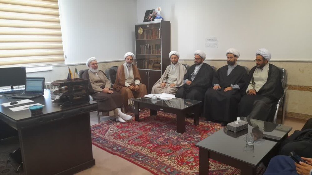 حوزههای علمیه در عرصه کار جهادی و فرهنگی در خط مقدم باشند