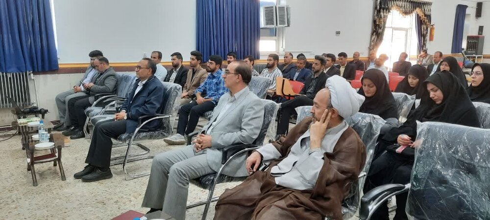 نشست جهاد تبیین در شاهین دژ
