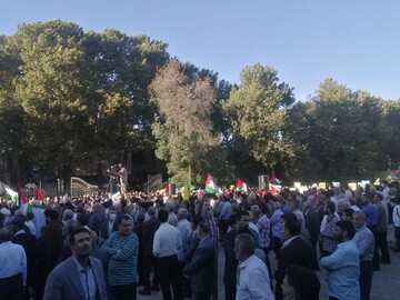 شعار امت اسلام هیهات مناالذله است