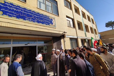 تصاویر/تجمع اعتراضی طلاب و روحانیون اصفهان به جنایات اسرائیل