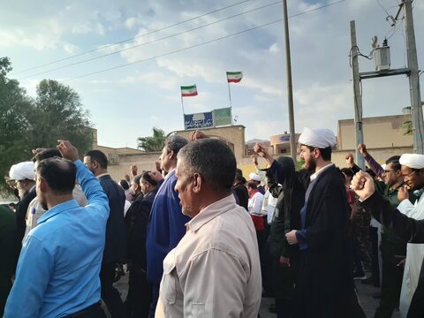 تصاویر/ تجمع اعتراضی حوزویان و ا مردم حاجی آباد در محکومیت حمله ددمنشانه رژیم صهیونسیتی به بیمارستان غزه