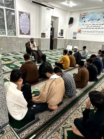 تصاویر/  برگزاری درس اخلاق مدرسه  علمیه امام صادق(ع) حاجی آباد