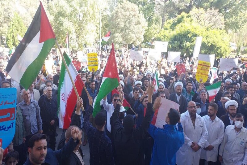 تجمع مردم کرمانشاه حامی فلسطین در فرودگاه شهید اشرفی (ره)