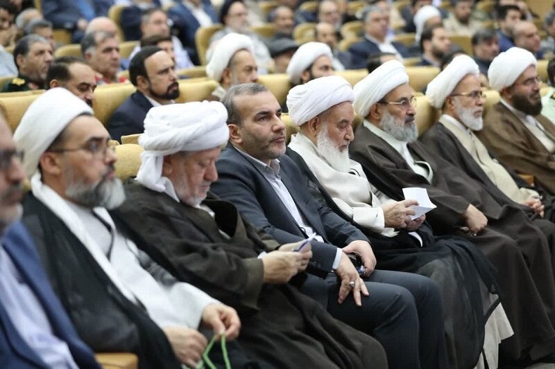 آیین تکریم و معارفه نماینده ولی فقیه در استان کرمانشاه برگزار شد