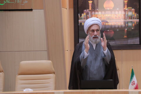 تصاویر| نشست صمیمی خطباء شهر شیراز با نماینده ولی فقیه در فارس