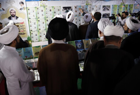 تصاویر/ بازدید آیت الله اعرافی از نمایشگاه دستاوردها و ظرفیت‌های مجتمع آموزشی پژوهشی تبلیغ حوزه