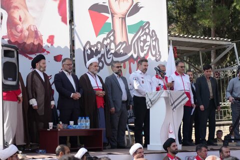 تصاویر تجمع کارکنان جمعیت هلال احمر لرستان در محکومیت جنایات رژیم غاصب اسرائیل