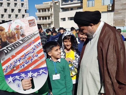تصاویر/ حضور امام جمعه ماکو در جمع دانش آموزان مدرسه شهید سلطان بیگی