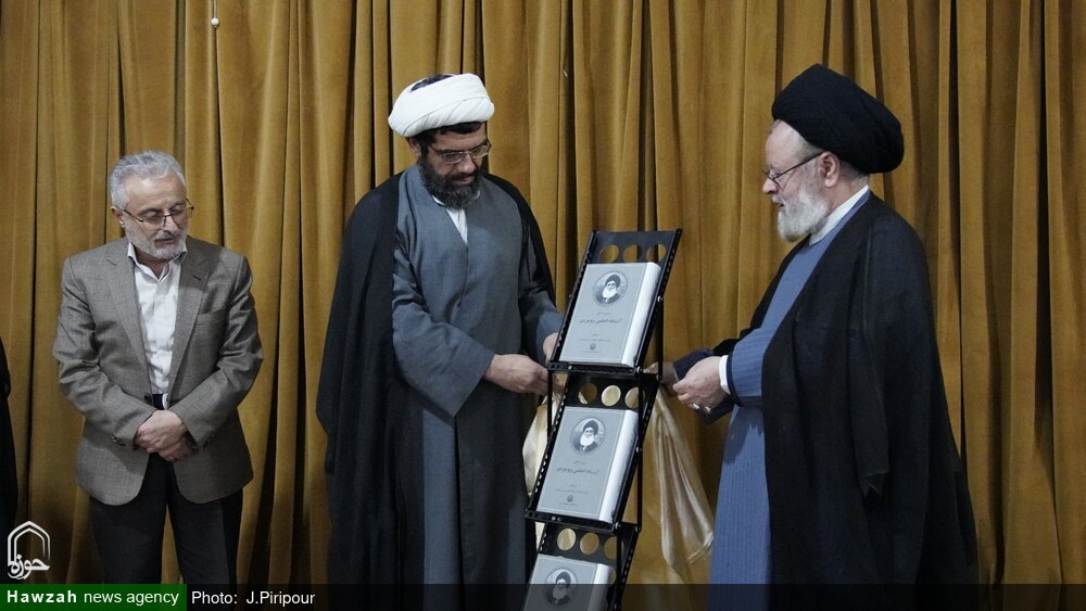 همایش «مرزبان تشیع» در قم برگزار شد