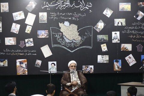 تصاویر/ محفل انس با قرآن کریم در مدرسه علمیه حقانی
