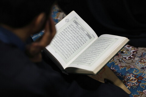 تصاویر/ محفل انس با قرآن کریم در مدرسه علمیه حقانی