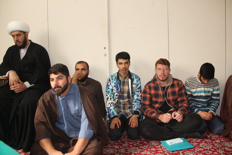 تصاویر / نشست اساتید وطلاب مدرسه علمیه مولاوردیخان با نماینده ولی فقیه در استان قزوین