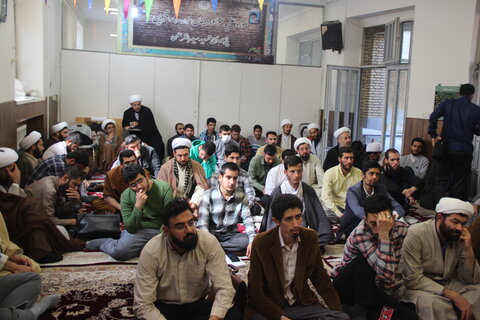 تصاویر / نشست اساتید وطلاب مدرسه علمیه مولاوردیخان با نماینده ولی فقیه در استان قزوین