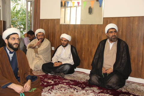 تصاویر / نشست اساتید وطلاب مدرسه علمیه مولاوردیخان با نماینده ولی فقیه در استان قزوین