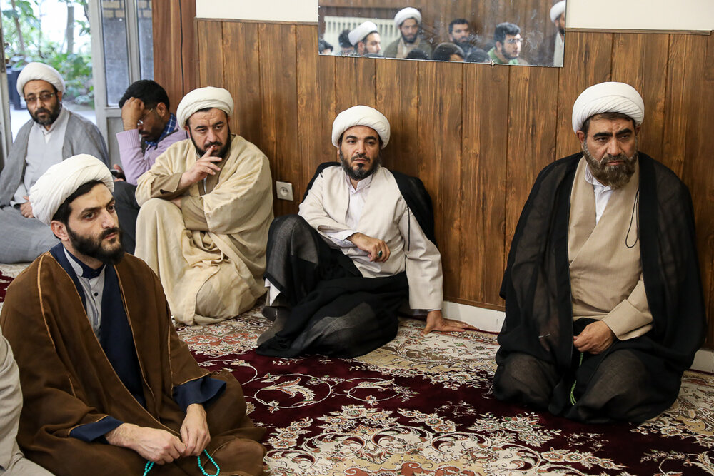 نماینده ولی فقیه در استان قزوین: احیای تبلیغ کمتر از احیای عرصه دفاعی نیست