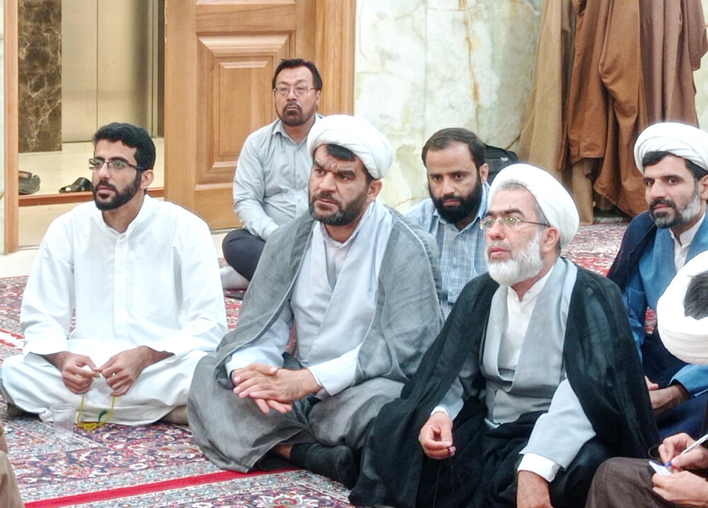 جایگاه امامت جمعه را خرج کاندیداهای انتخاباتی نخواهیم کرد