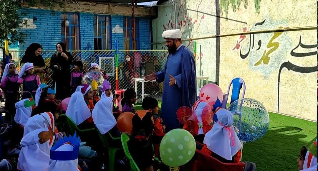 از تلاش برای حمایت از محرومان تا توجه ویژه به کار دانشآموزی + عکس