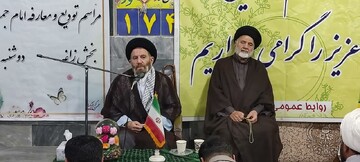 نماز جمعه تریبون بیان مشکلات مردم است