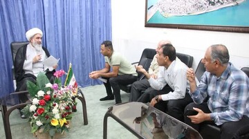 فیلم/ دیدار مردمی نماینده ولی‌فقیه در بوشهر