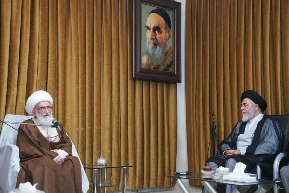 Grand Ayat. Nouri Meets with Custodian of Jamkaran Mosque