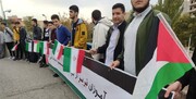 زنجیره انسانی دانش آموزان و کادر درمان تبریز در حمایت از غزه